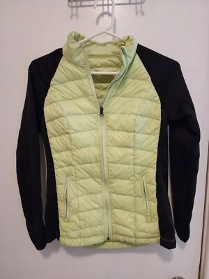 Chaqueta Calvin Klein Performance para mujer talla pequeña reproductor de MP3 bolsillos verde negro Foto 1 de 4