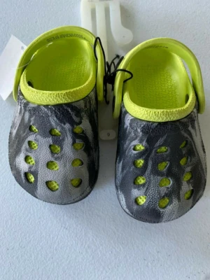 Toddler Unisex Clogs Shoes Two-tone Summer Sandals Lime/Black Sz. 6 - Image 1 of 4