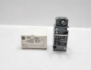 ALLEN-BRADLEY 802T-ATP OILTIGHT LIMIT SWITCH SER J - Picture 1 of 14