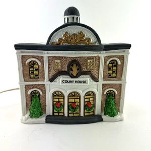 Vintage Winter Valley Village Court House Weihnachten beleuchtetes Porzellan 1996 6,5" hoch - Bild 1 von 8