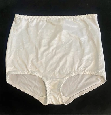 Panty JC Penney Delicates de nailon sedoso corte completo nuevo para mujer 3X calzoncillos blancos nuevos sin etiquetas Foto 1 de 4