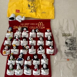 Juego de 28 muñecas Snoopy Peanuts McDonald's 2001 colección exclusiva de figuras de Japón - Imagen 1 de 10