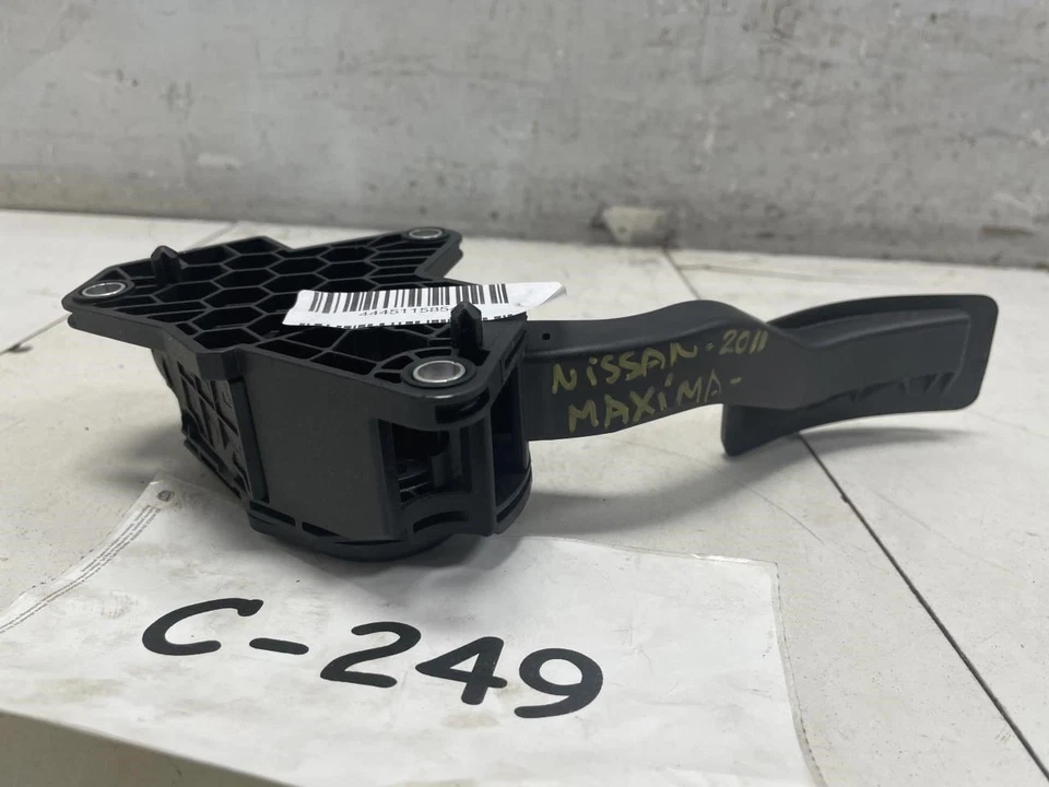 Nissan Máxima 2011 acelerador de pedal de gasolina OEM+ Foto 1 de 4