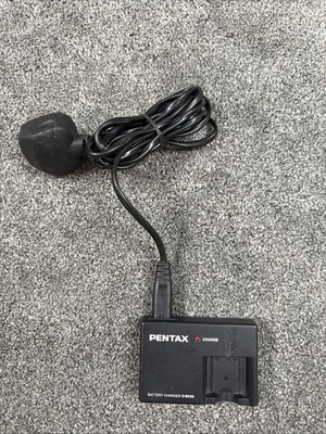 Pentax Battery Charger D-BC63 with UK Power Supply, 100-240V - Image 1 of 4