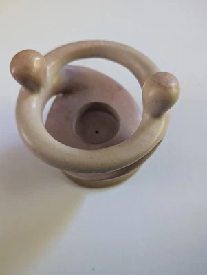 Candelabro de piedra tallada círculo de amigos estatua amistad gente amantes Foto 1 de 4