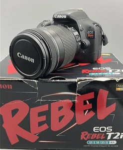 Canon Rebel T2i DSLR Camera Kit w/EF-S 18-135mm f3.5-5.6 IS Lens - Picture 1 of 7