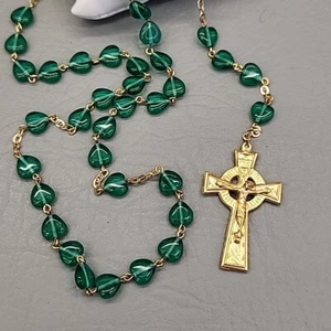 Rosary Glass Beaded Green Heart 5 Decade Catholic Gold Tone - Picture 1 of 9