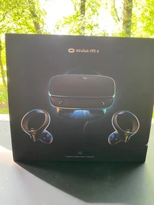 Oculus Rift S VR Headset + Controllers, Cables, Headphones, Instructions &Box - Picture 1 of 9