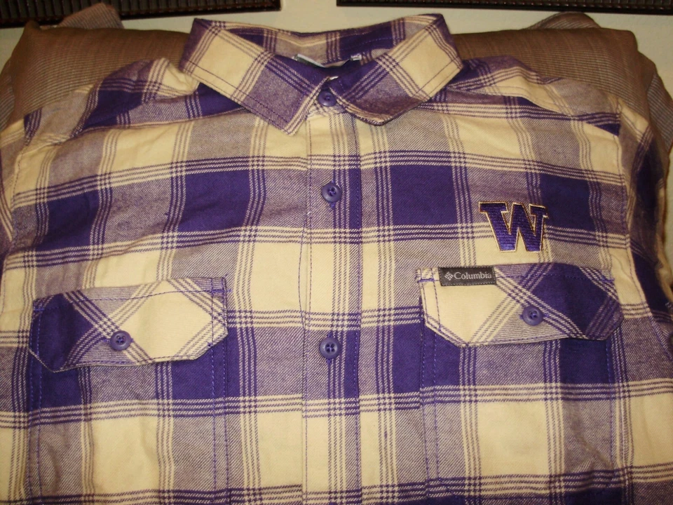 Washington Huskies Columbia XM7232 Flare Gun Flannel Button-down Shirt Men's MED