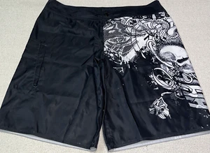 Tony Hawk Board Shorts Men 36/11 Black And White Skull & Snake Design Side Panel - Picture 1 of 21
