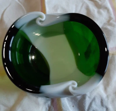VIDE POCHE EN VERRE DE MURANO BLANC ET DEGRADE DE  VERT ATTRIBUE Alfredo Barbini - Photo 1/4