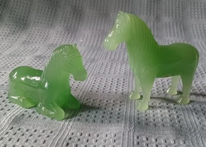 2 Chinese Green Art Glass Peking Horse Figurine Standing & Sitting 3 1/4" Length - Picture 1 of 9