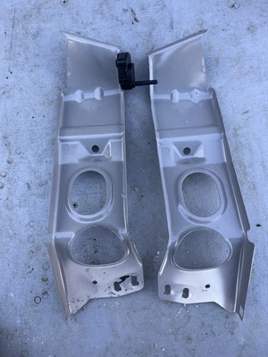 1999 SLK230 ЗАДНИЙ ПРАВЫЙ И ЛЕВЫЙ БАГАЖНИК СКОБА - Изображение 1 из 4