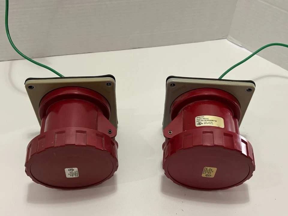 Lote 2 Hubbell SCAME Pin And Sleeve Receptacle 30 Amp, 3 Phase, Vermelho SCM430R7W - Imagem 1 de 4