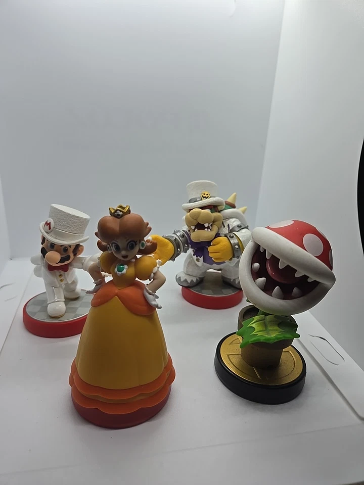 Mario Amiibo Lote De 4 Bodas Mario & Bowser, Margarita Y Planta Piraña. Foto 1 de 4