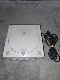 Sega Dreamcast Console Only FOR PARTS OR REPAIR Powers On Doesn't Read Disc