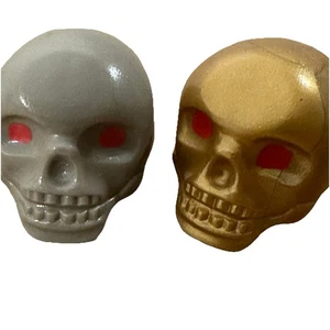 PLAYMOBIL X2 SKULLS PIRATE SKULLS gold , grey  - Picture 1 of 8
