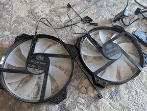 X2 COOLER MASTER MASTERFAN MF200R ARGB + CORSAIR RGB FAN HUB - Bild 1 von 3