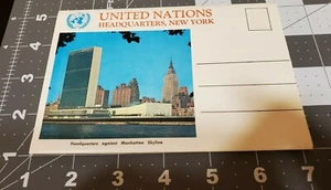 Vintage United Nations Headquarters Postcard booklet; New York - Picture 1 of 9