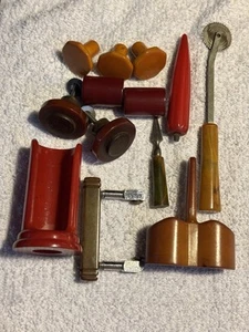 Vintage Lot Misc Bakelite Knobs Pulls S&P Holder Brush Holder 13pcs - Picture 1 of 7