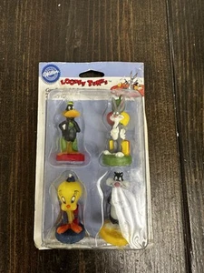 Vintage Looney Tunes Candles and Cake Toppers Decorations by Wilton Enterprises - Picture 1 of 7