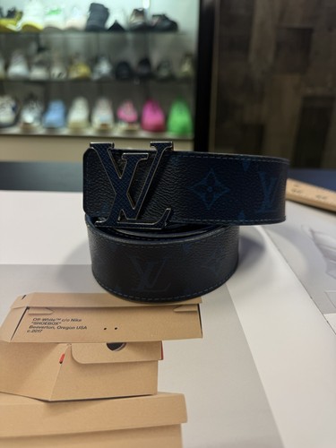 LOUIS VUITTON（LV） Cintura Louis Vuitton blu taglia 90 36 autentica con spedizione rapida RARA