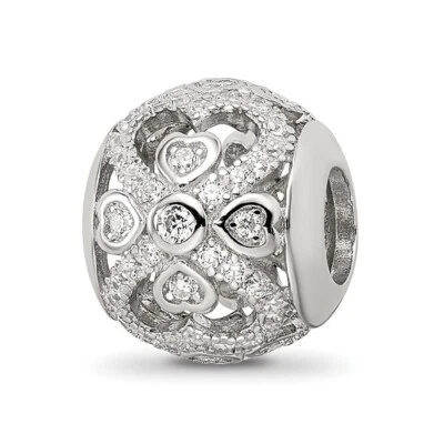 Circonita cúbica reflejos de plata de ley con cuentas de corazones Foto 1 de 4