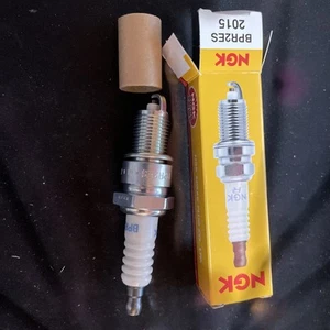 NGK - 2015 - Standard Spark Plug, BPR2ES Solid buying 1 plug - Bild 1 von 1