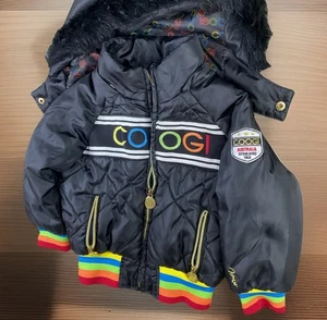 Coogi gefütterte Jacke Spell Out Y2K Retro Kapuze durchgehender Reißverschluss Kleinkind Gr. 3T Vintage - Bild 1 von 11