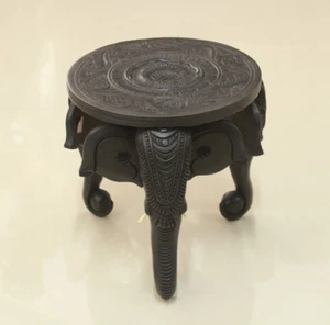 HAND CARVED WOODEN WOOD ELEPHANT HEAD ROUND ORNAMENT DECORATIVE TABLE RARE - Picture 1 of 4