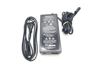 Adaptador de corriente automática/aire universal de CC Targus 90W APM62US - Imagen 1 de 7