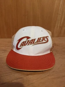 Cappello vintage NBA Cleveland Cavaliers CAVS berretto aderente Reebok taglia 7 5/8 - Foto 1 di 11