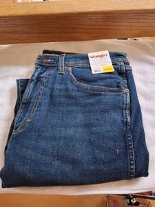 Wrangler Men's Blue Jeans Size 32X32 Relaxed Fit  NEW - Picture 1 of 4
