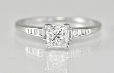 1.02 ctw Princess Cut Diamond Engagement Ring 18k (750) White Gold Lot 9 - Image 1 of 4