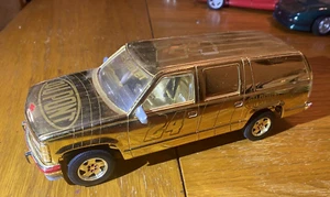 1997 Chevy Suburban (5000 MADE) Dupont 1/25 scale Brookfields Collectors guild - Picture 1 of 6