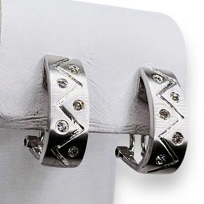 Pendientes en zigzag de diamantes naturales de oro blanco sólido de 14 k con respaldo de omega 4,9 gramos Foto 1 de 4
