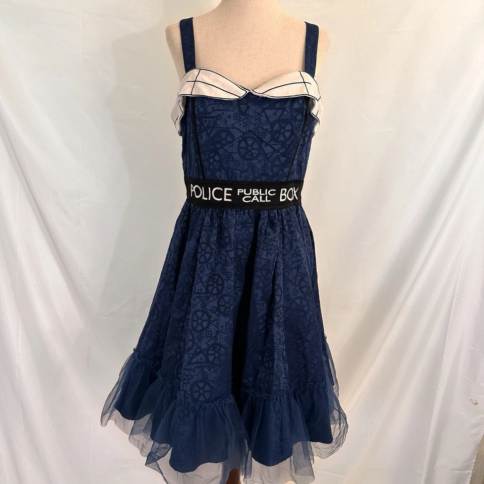 Vestido BBC Doctor Who Tardis Policía Llamada Pública Caja Talla MEDIANA Juegos con disfraces Foto 1 de 4