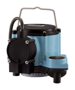 Little Giant 1/3 HP 2,760 gph Cast Iron Diaphragm AC Submersible Sump Pump - Picture 1 of 3
