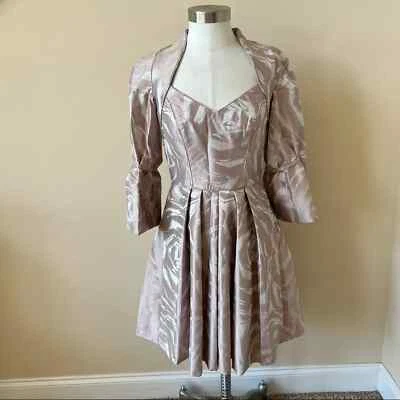 Vestido plisado jacquard satinado estructurado Theia talla 2 tostado 5638 Foto 1 de 4