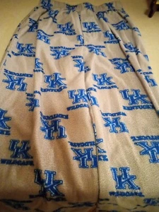 University Of Kentucky Wildcats UK Fleece Pants Boys Small 5/6 Great Condition  - Picture 1 of 7