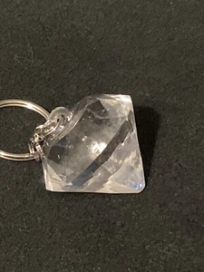 White Diamond Stone Large Plastic Keyring Keychain - Foto 1 di 8