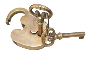 PADLOCK 2" Vintage stye solid 100% brass 2 keys heavy lock works outdoor patina - Picture 1 of 4