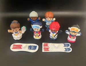 Fisher Price Little People Olympische Winterspiele 2022 mit Snowboards & anderen Figuren - Bild 1 von 11