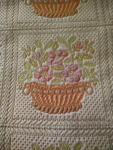 Manta/colcha vintage impresionada para cesta de flores 102"" X 78"" color primavera - Imagen 1 de 11
