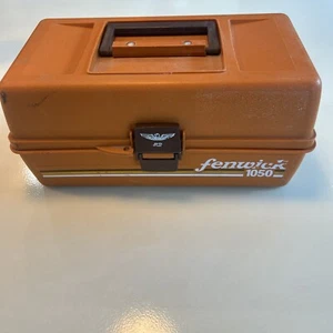 Caja de aparejos de pesca Fenwick 1050 naranja vintage 2 bandejas - Imagen 1 de 6