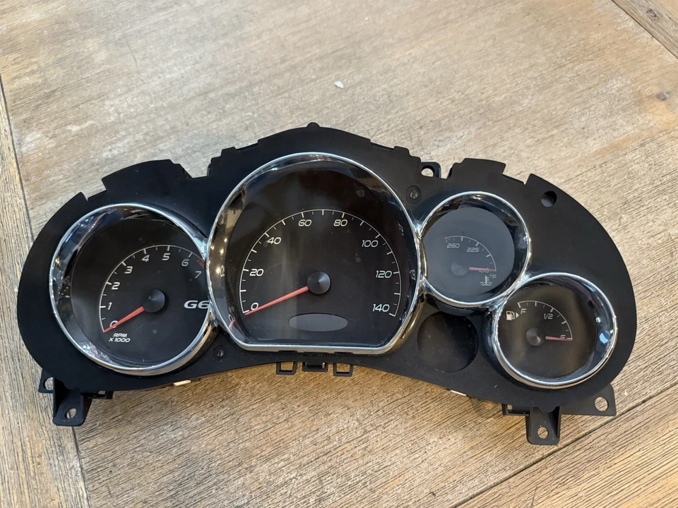 Cuadro de instrumentos velocímetro Pontiac G6 2005-2010 kilometraje 120.396 Foto 1 de 4