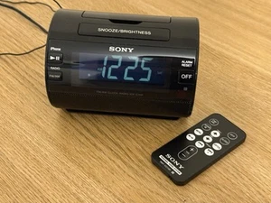 Sony ICF-C11iP Radio Alarm Clock iPod/iPhone Lightning Dock Speaker AM/FM Black - Picture 1 of 5