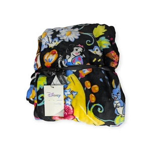 Vera Bradley X Disney Classics on the Green 80" x 50" Soft Fleece Throw Sold Out - Picture 1 of 8