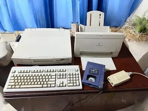 Vintage Macintosh Performa 6116CD + Keyboard - Picture 1 of 12