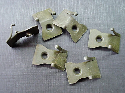 6 piezas clips de moldura de puerta trasera NORS para Plymouth Valiant 1962  Foto 1 de 4